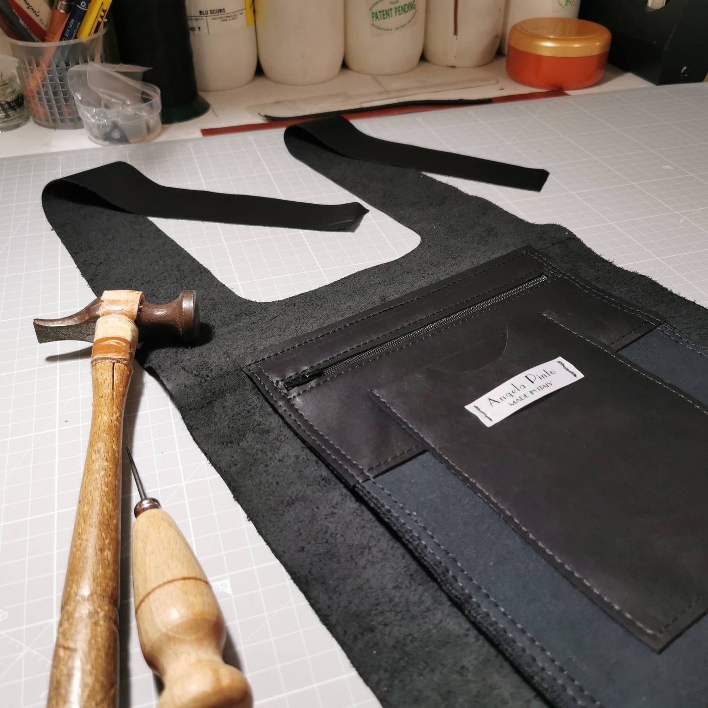 Black leather hobo bag | Sara - Angela Pinto