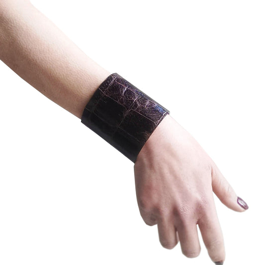 Dark brown crocodile embossed leather cuff bracelet | Bangkok - Angela Pinto