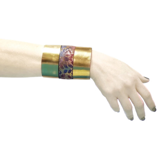 Golden wide leather cuff | Cairo - Angela Pinto