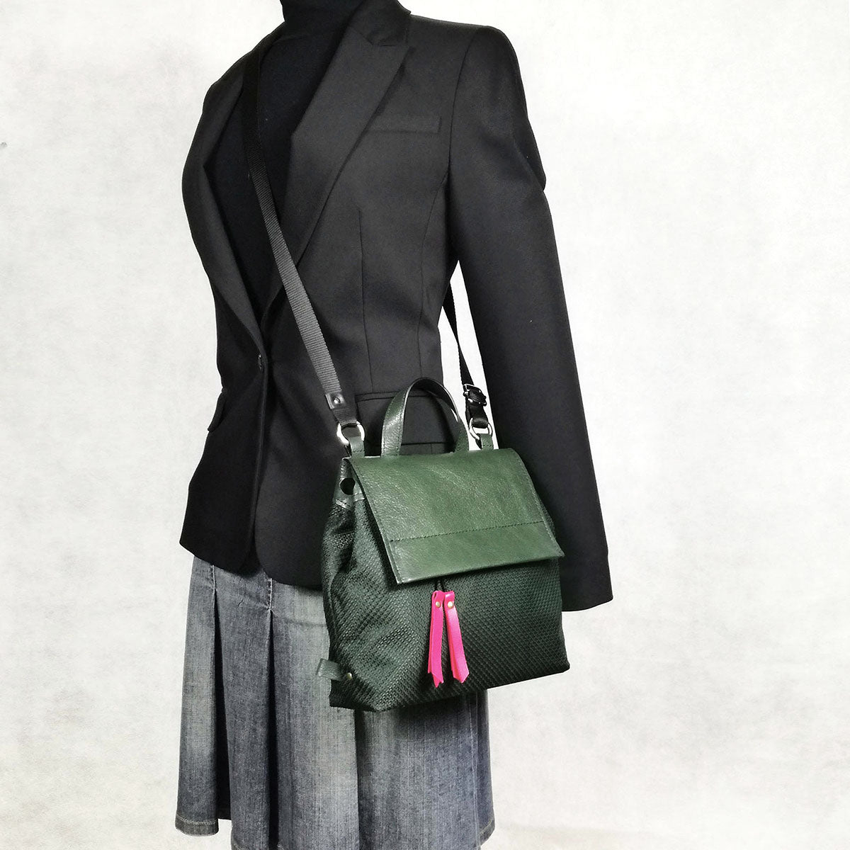 Green convertible backpack | Alice - Angela Pinto