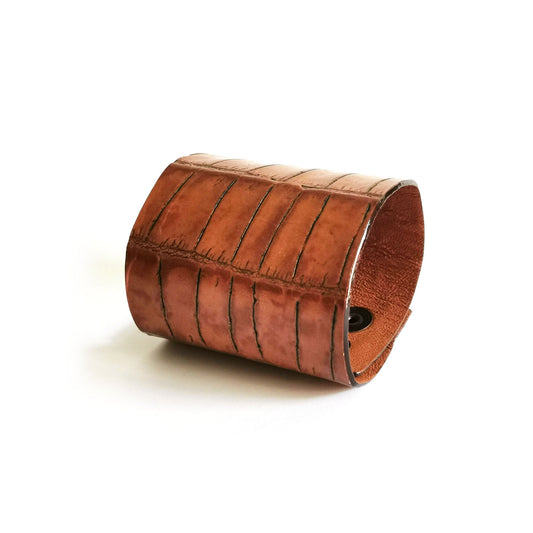 Light brown croc - embossed leather cuff bracelet | Bangkok - Angela Pinto