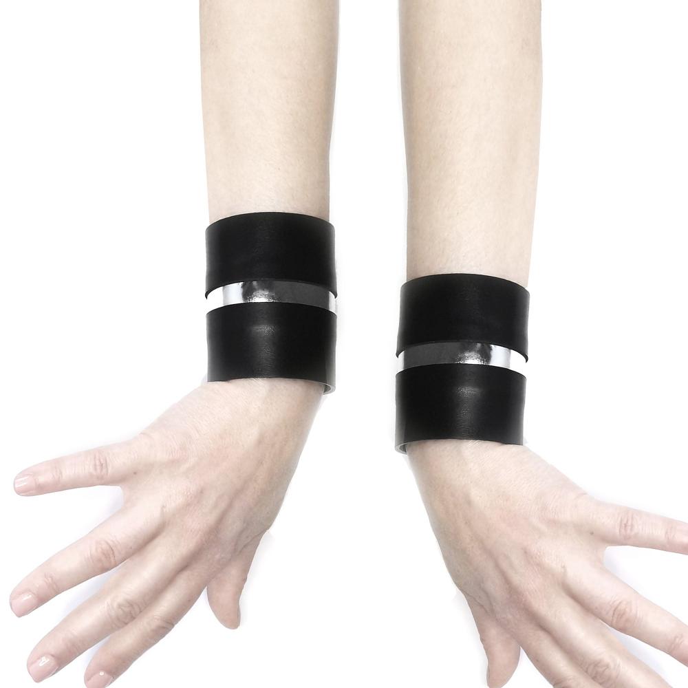 Black and silver wide leather cuff | Cairo - Angela Pinto