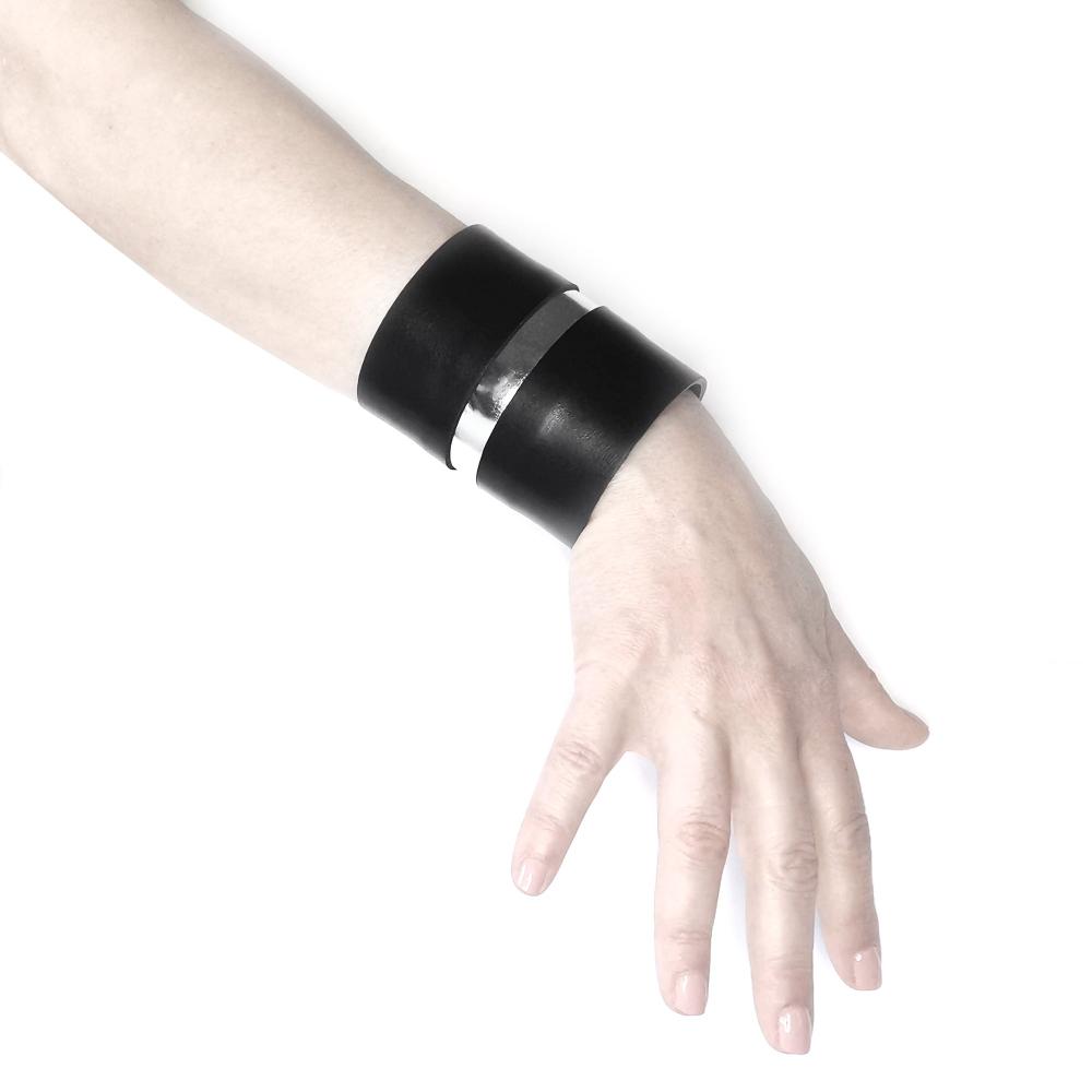 Black and silver wide leather cuff | Cairo - Angela Pinto