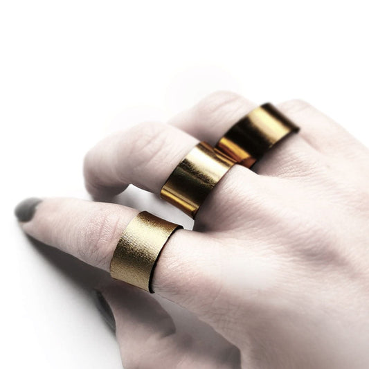 Satin gold leather ring | Oslo - Angela Pinto