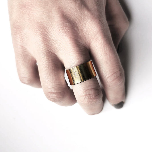 Shiny Gold leather ring | Oslo - Angela Pinto