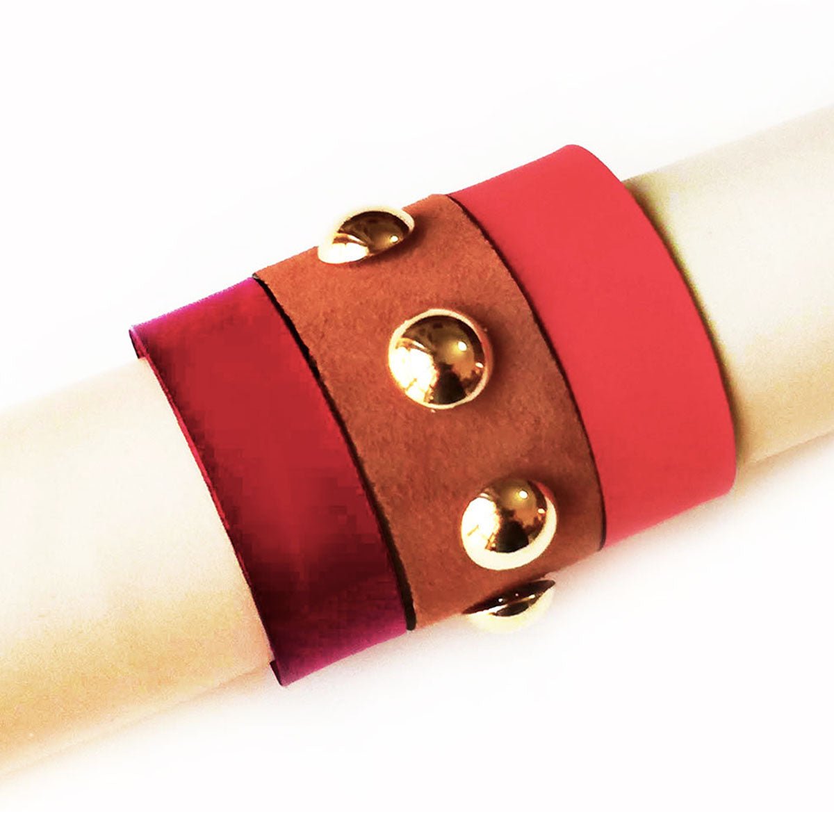 Women's red leather cuff with studs Jabalia
