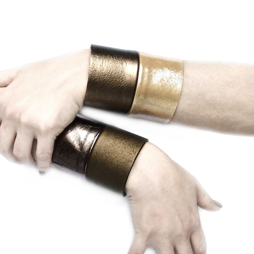 Maxi bracciale in pelle metallizzata bronzo e oro | Nairobi